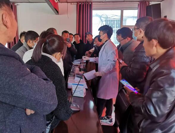 云唐技術人員在沂南縣農業局培訓農藥殘留檢測儀操作步驟